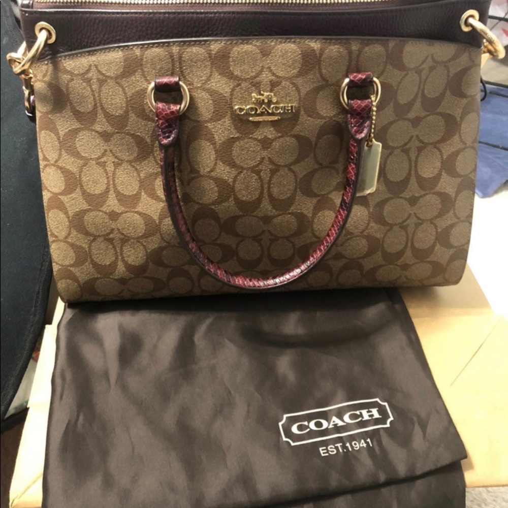 COACH MIA SATCHEL IN THE SIGNATURE CANVAS PATTERN
